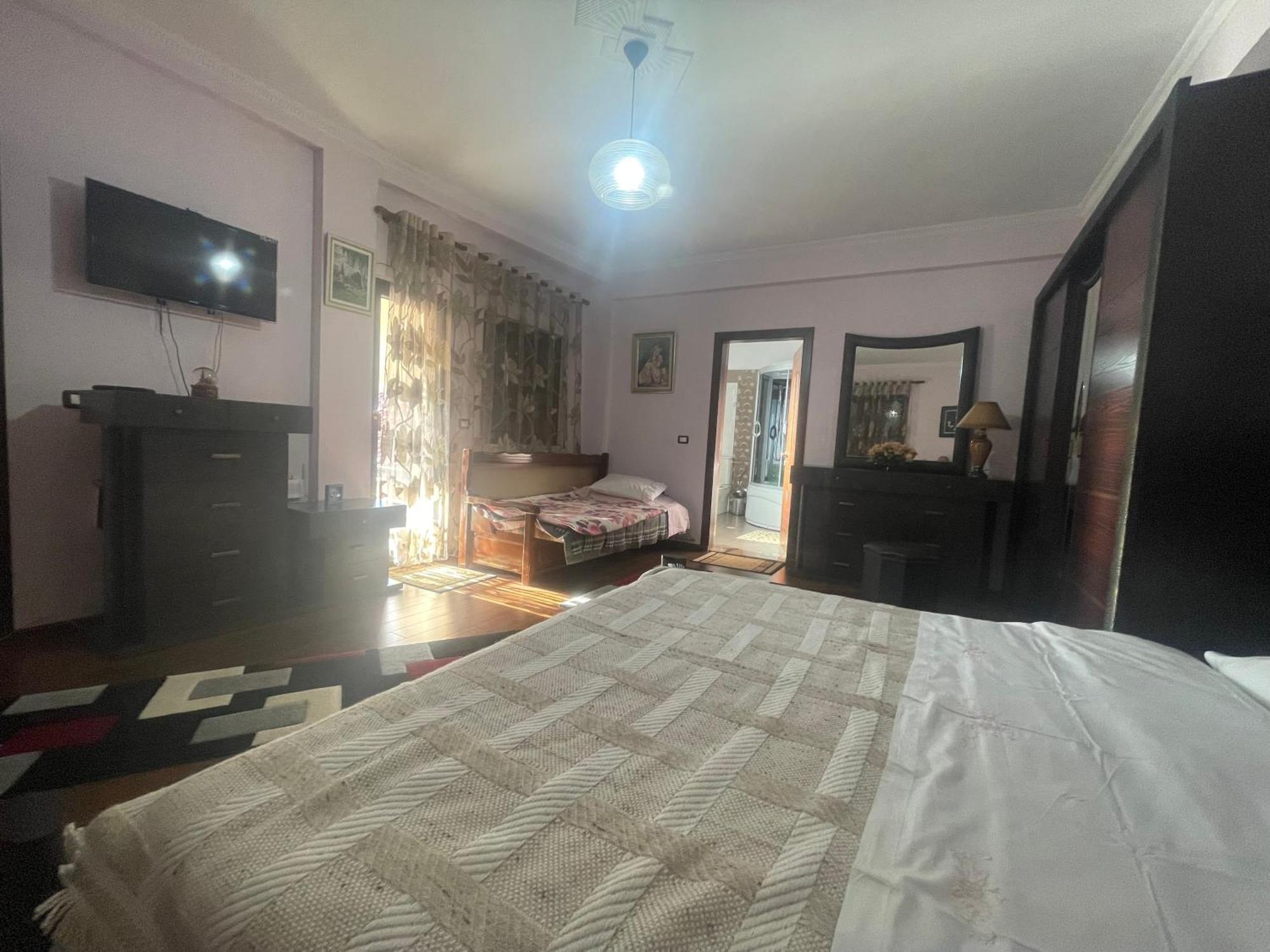 Tradicionale Violeta Villa Korce
